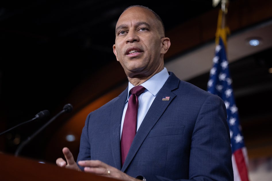 https://img.huffingtonpost.com/asset/6a8d1e5b1900000f5e6bb2fc.jpg?ops=crop_281_0_7044_4693%2Cscalefit_1200_630