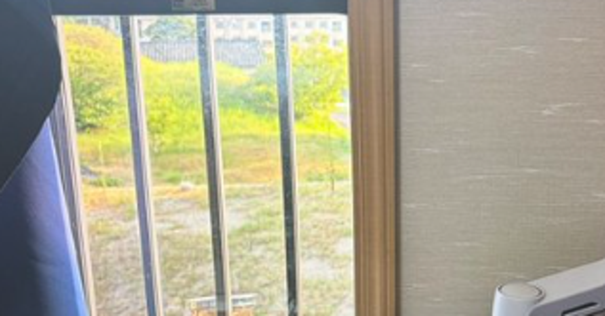壁紙に困ったら、「モニターの向こう側」を壁紙に⇨「発想天才」「これこそ壁紙」と31万「いいね」