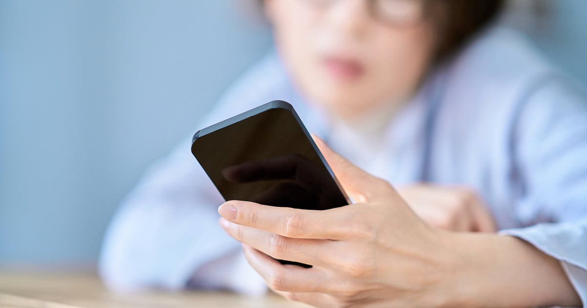 スマホで“14年”を溶かす前に…使用時間を減らす「今すぐできる対策」は？『脱スマホ術』著者に聞いた