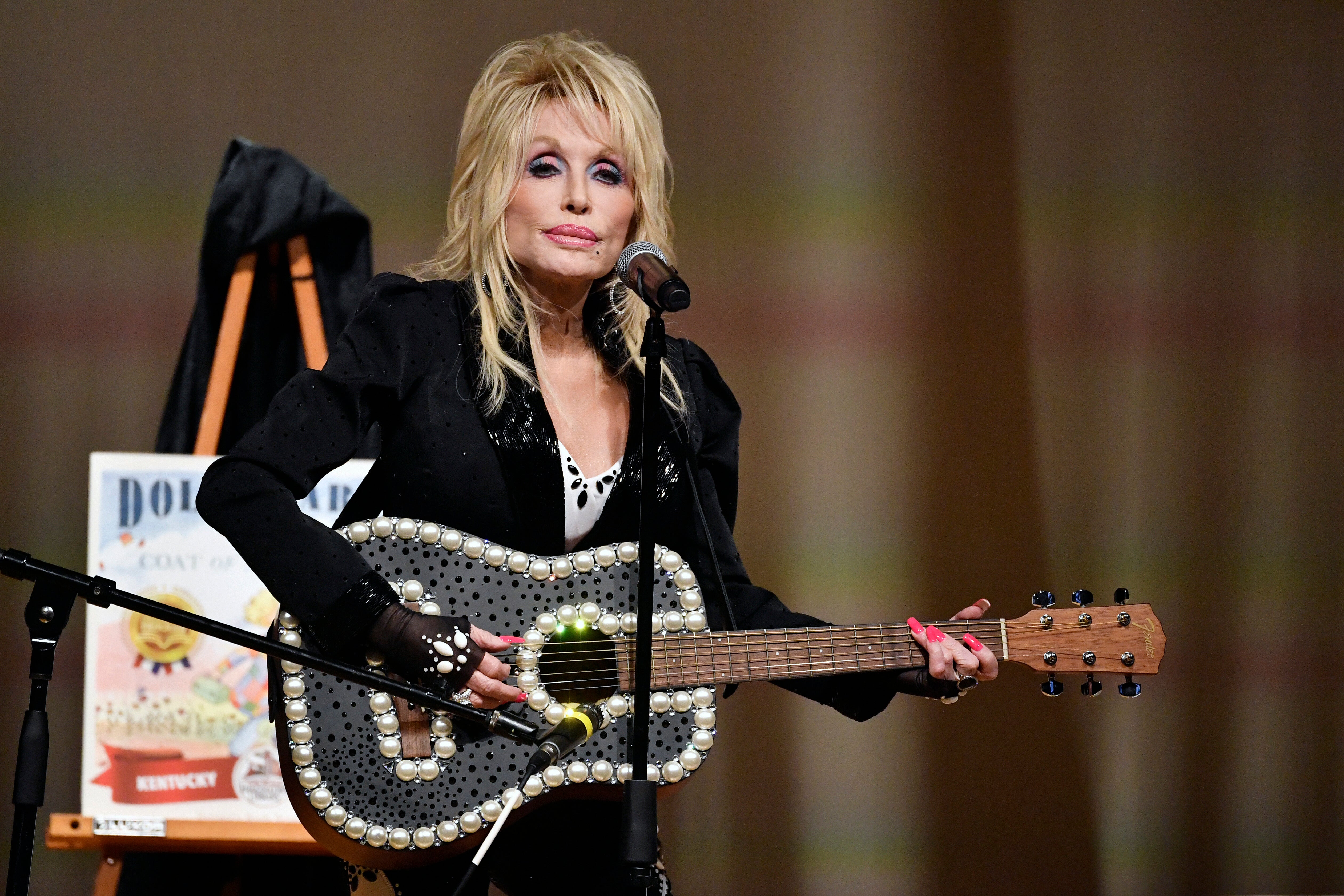 Dolly Parton's Family Confirm Singer Died After 'Brief Battle With Cancer'