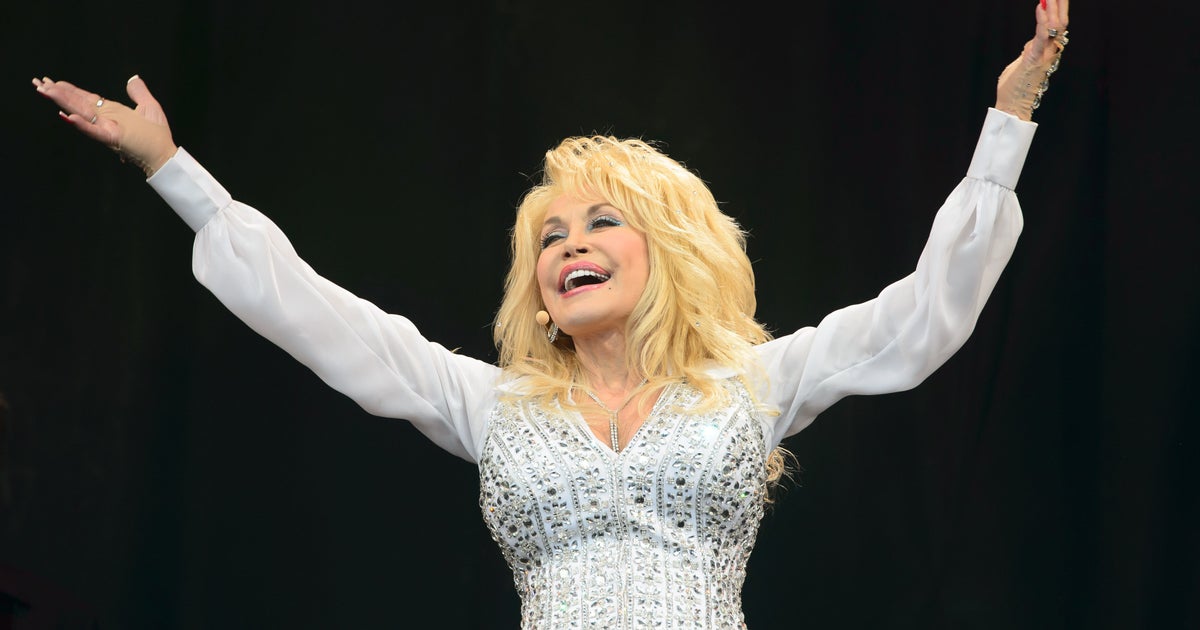 A Life Of Philanthropy: 11 Incredible Ways Dolly Parton Gave And Gave
