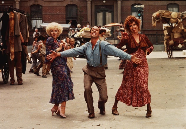 Tim Curry on the set of Annie with Bernadette Peters and Carol Burnett