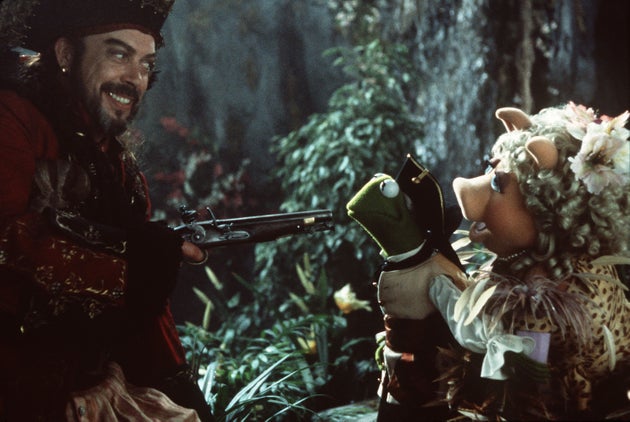 Tim Curry with Kermit The Frog and Miss Piggy in Muppet Treasure Island