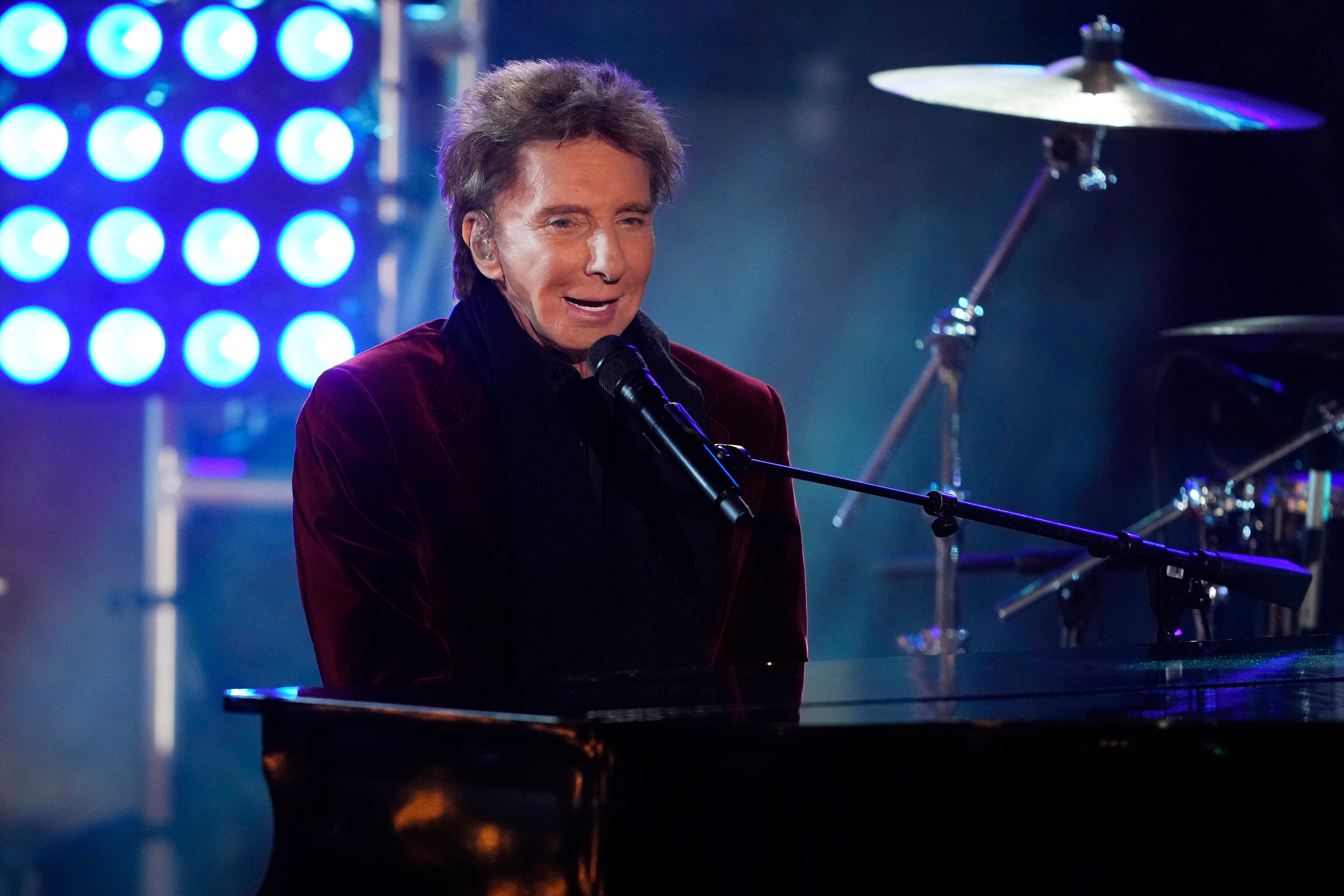 Barry Manilow Announces 'Quick Break' From Touring After 'Pushing A Little Too Hard'
