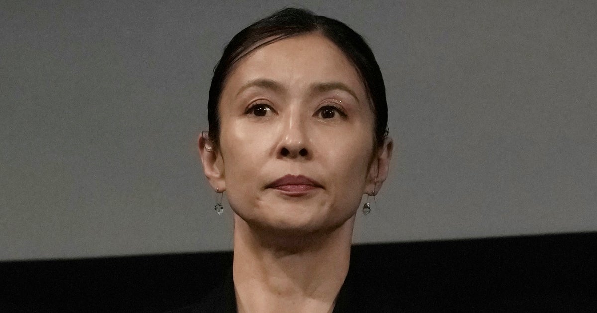 水野美紀、NHK朝ドラ撮影直前の役への“変身”がすごい。「姿勢までこうやって演技するのか」「素晴らしい」