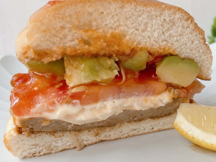 モスバーガー「アボカド タコスバーガー」