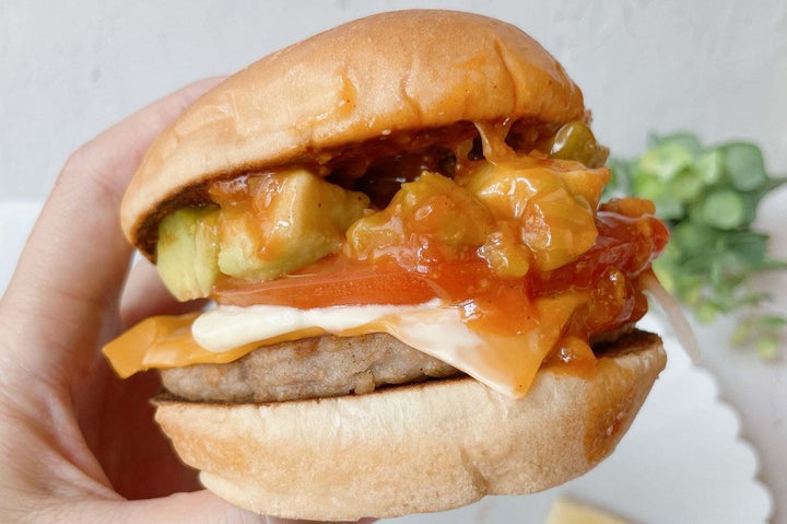 モスバーガー「アボカド タコスバーガー」