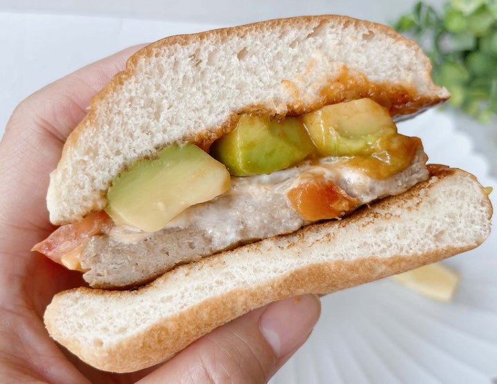 モスバーガー「アボカド タコスバーガー」