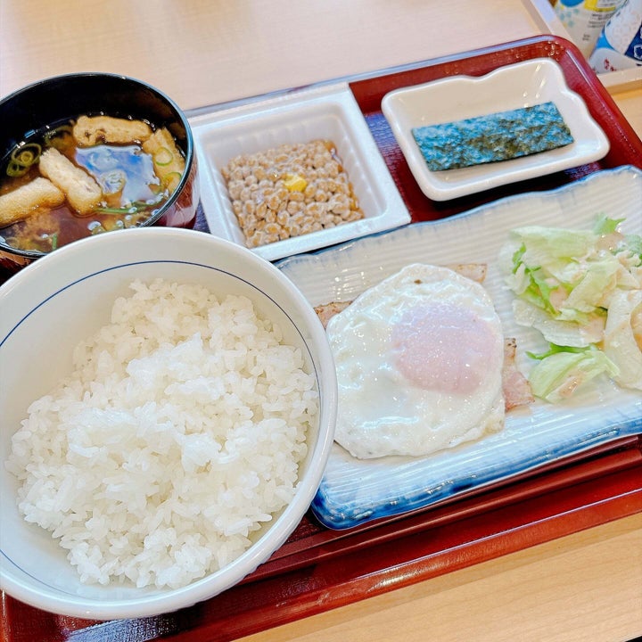 なか卯「目玉焼き納豆ベーコン朝食」