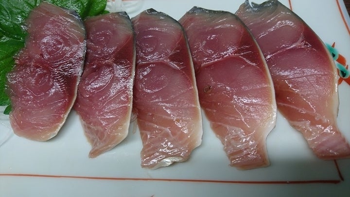 寄生虫がついている魚の切り身