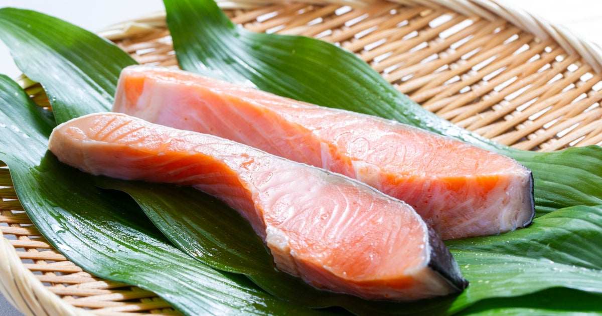 【鮭とチーズをチンするだけ】火や包丁なしで「あと一品」作れる！レンジ蒸し時短レシピ