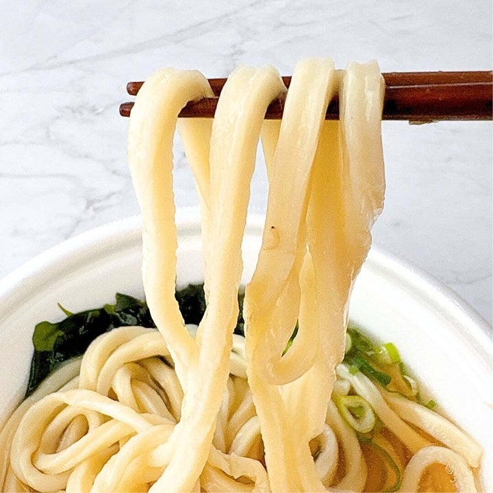 丸亀製麺「2種の天ぷらとおかずの定番うどん弁当」