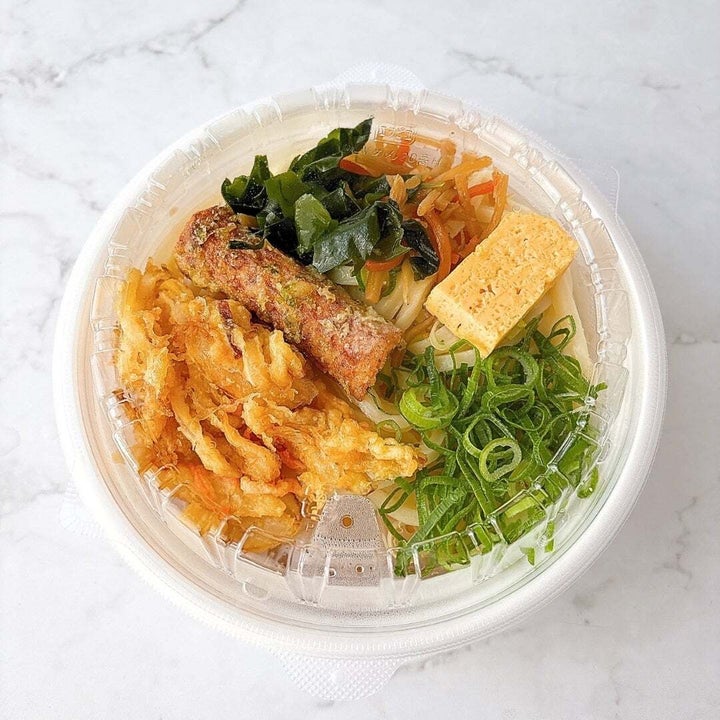 丸亀製麺「2種の天ぷらとおかずの定番うどん弁当」