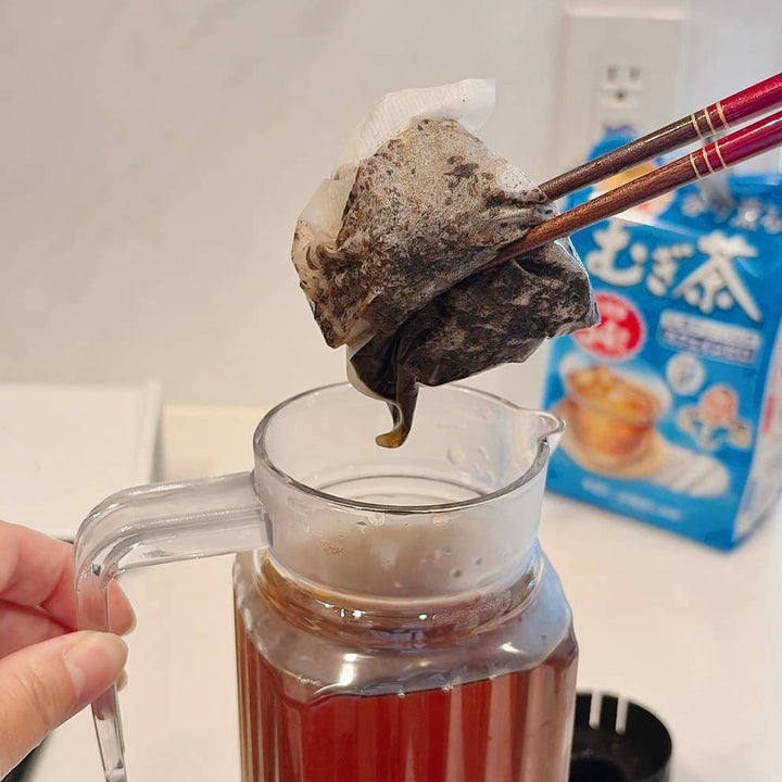 使用済みの麦茶パックを使ったキッチン掃除の方法