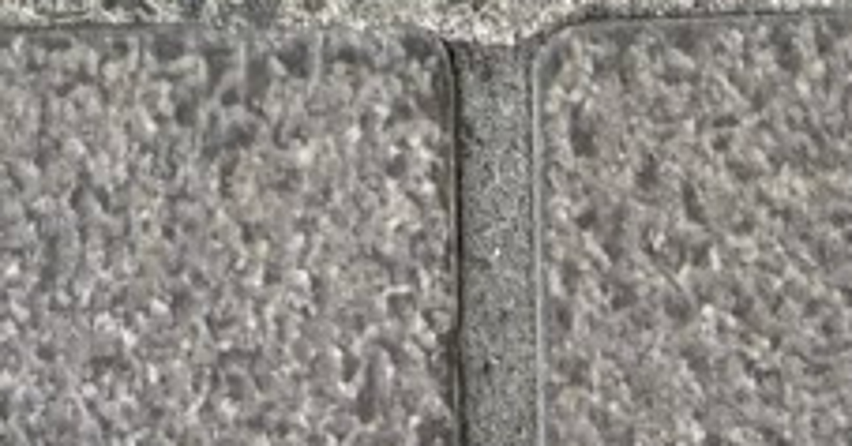 玄関のコンクリートに“キラキラ”が埋め込まれてる!⇨「家建てたら絶対やりたい」「テンション上がる」と反響