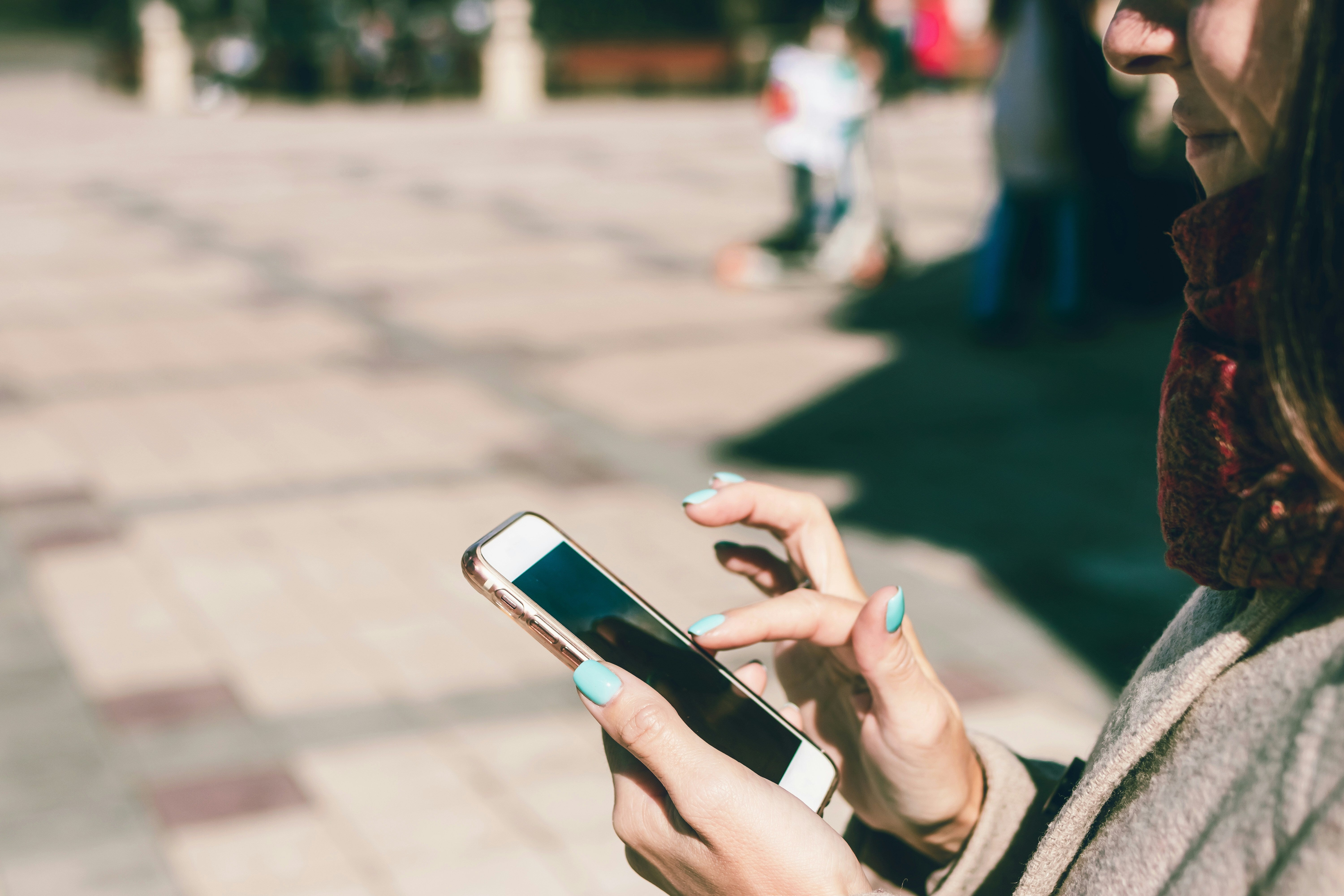 Always Diagnosing Yourself On TikTok? You Might Be 'Symptom Borrowing'