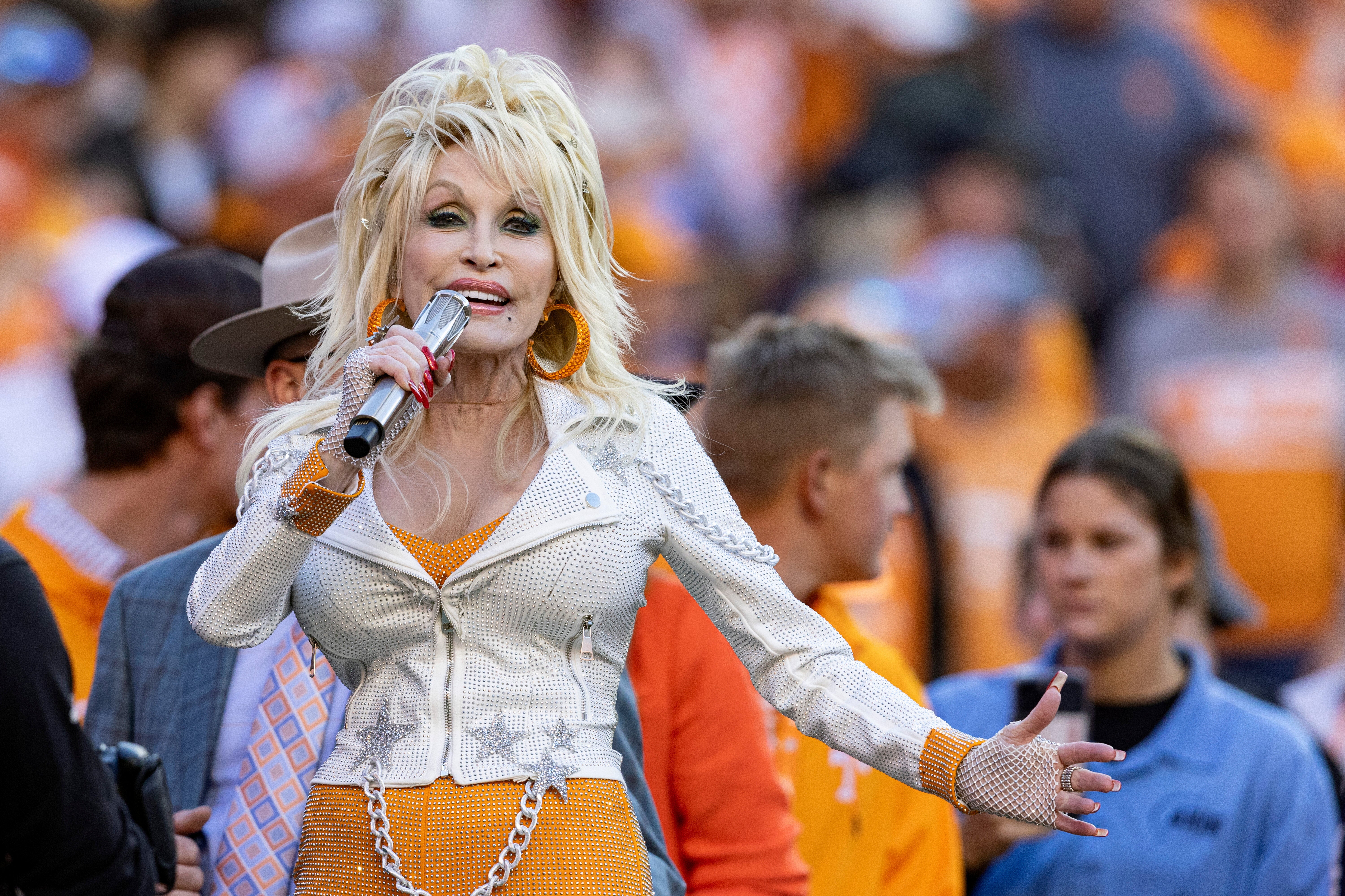 Dolly Parton Just Reached An All-Time High In The UK Charts