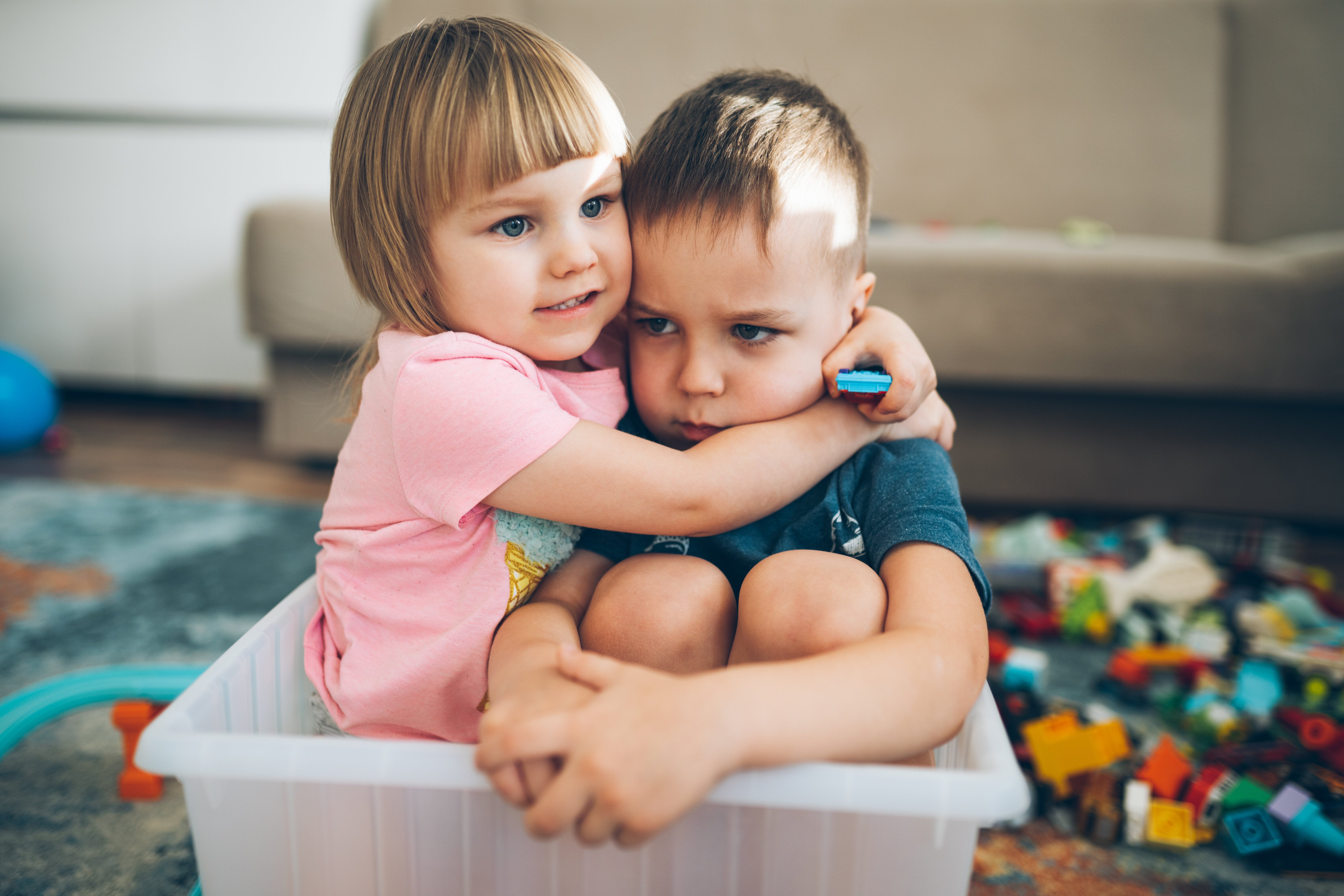 This 1 Toxic Parenting Habit May Be The Reason Siblings Resent Each Other