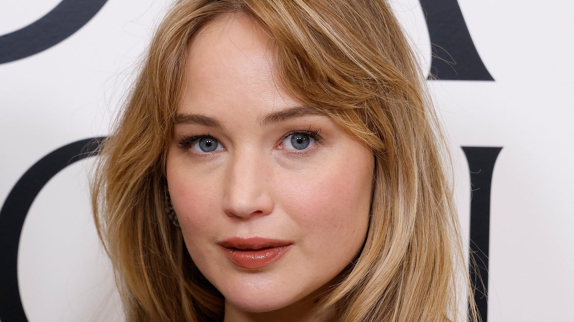 Jennifer Lawrence Names The Plastic Surgery Procedure She'd 'Love' To Get ...