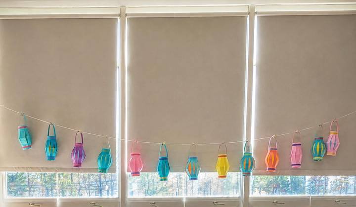 After a classroom lesson about Ramadan, each student in the author’s daughter’s Pre-K4 class created a lantern, choosing the colors of the construction paper, balloon and decorative tape.