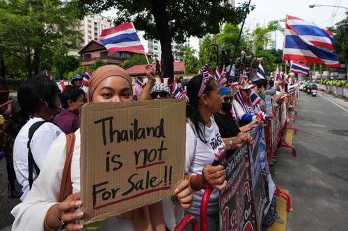 Hundreds Rally At Israeli Embassy In Bangkok To Demand Foreigners Respect Thai Laws | HuffPost Latest News