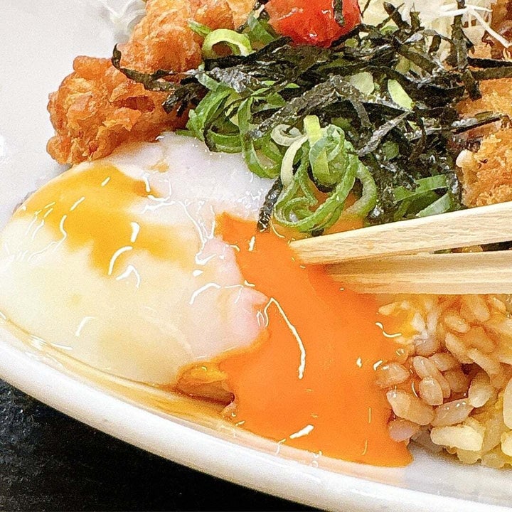 かつや「チャーハンとテリたま混ぜご飯の欲張り飯」