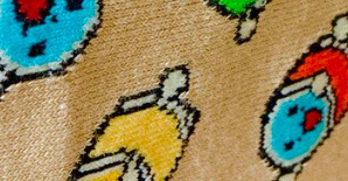 しまむらで買った靴下で、ポーチを手作りするとこうなる⇨完成品に「発想天才」「完成度がエグすぎる」