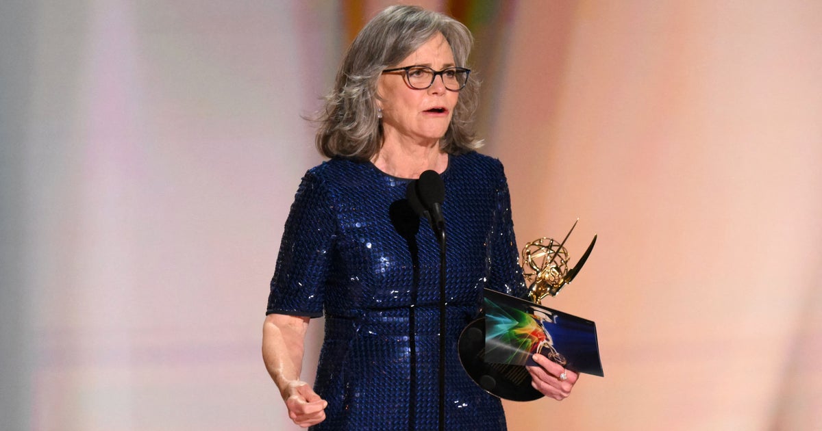 Sally Field kritisiert Medienfusionen – und dankt „Blessed Canada“ bei den ...