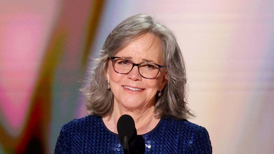 Sally Field Mourns Dolly Parton In Heartbreaking Emmys Tribute - HuffPost