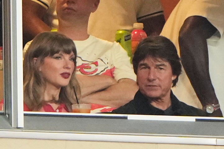 Taylor Swift hanging out with Tom Cruise on Monday night