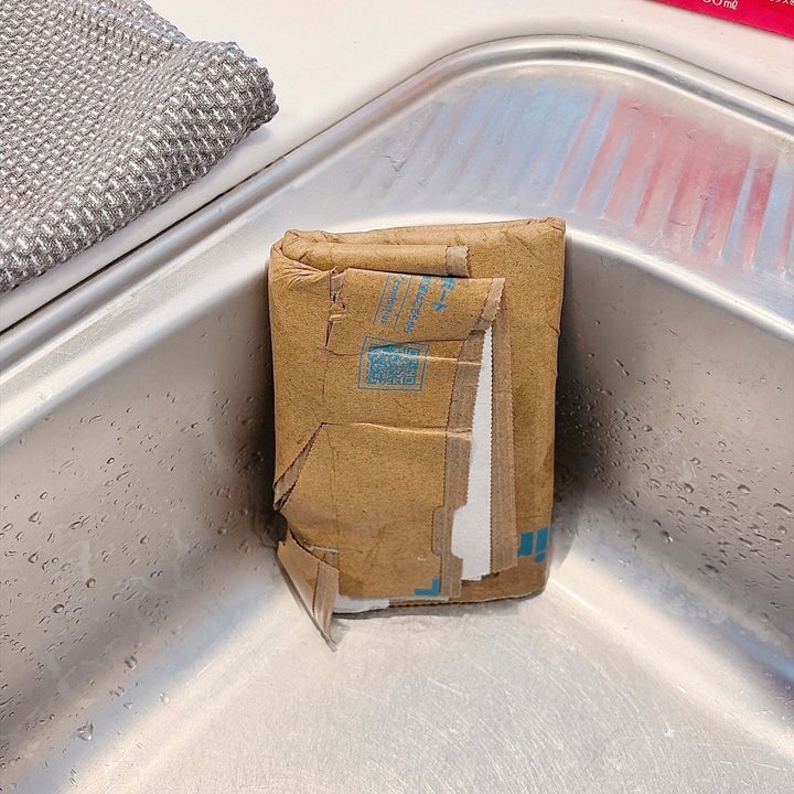 ピザの箱をかさばらずに捨てる方法