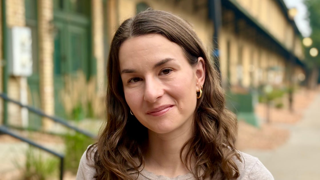 Individual reports identifying as bisexual at age 28 while in heterosexual marriage