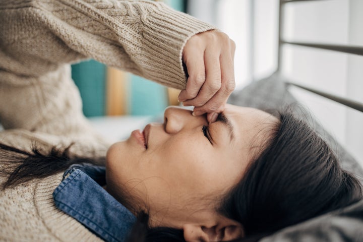 Doctors Explain Why Viral Claw Clip Hack Might Work for Migraines 1 According to various social media creators, a quick solution to headaches is to put a pair of pincers on your eyebrow.