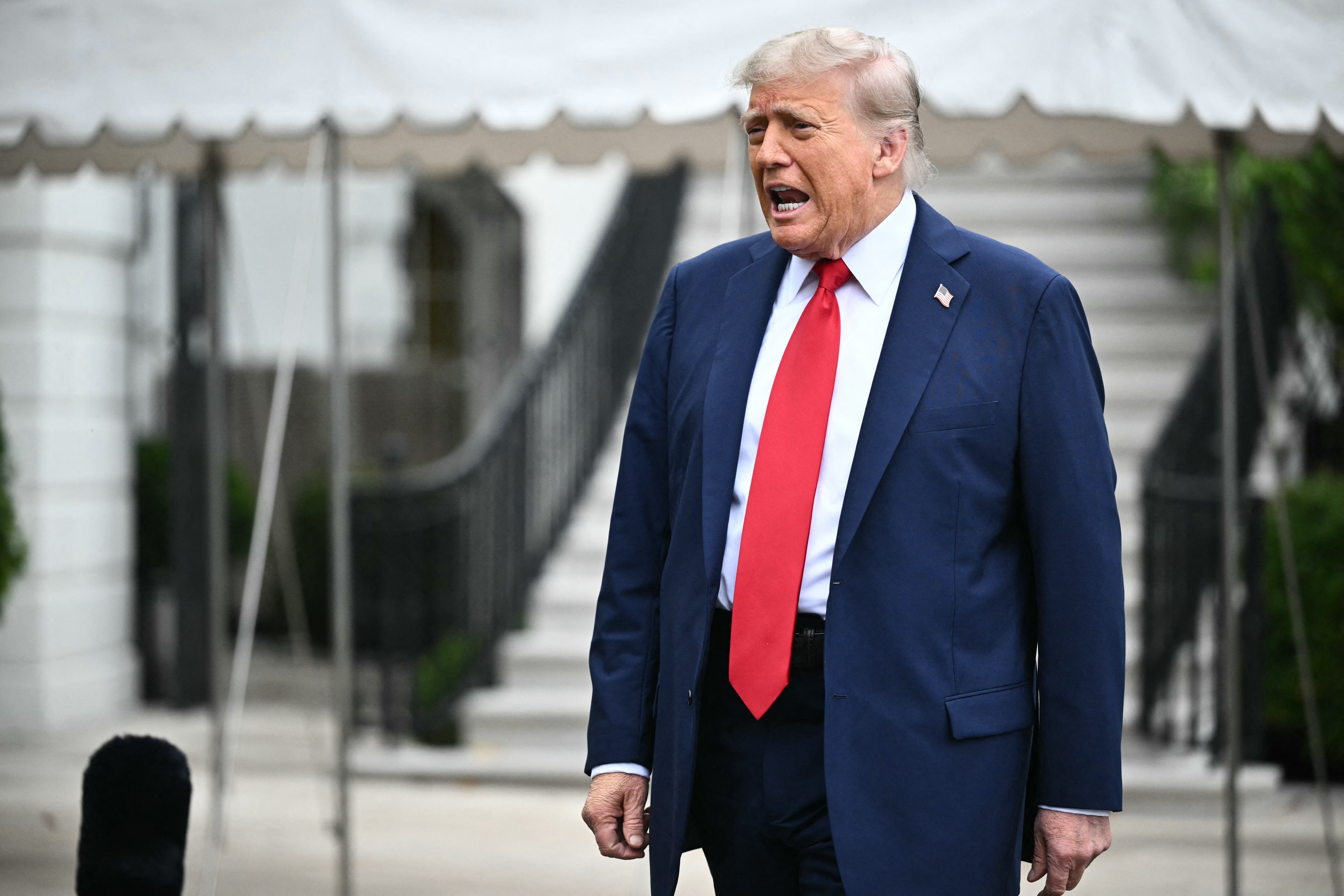 ‘SLEAZEBAGS’: Trump Loses His Mind In Bizarre Midnight Meltdown Against The Media
