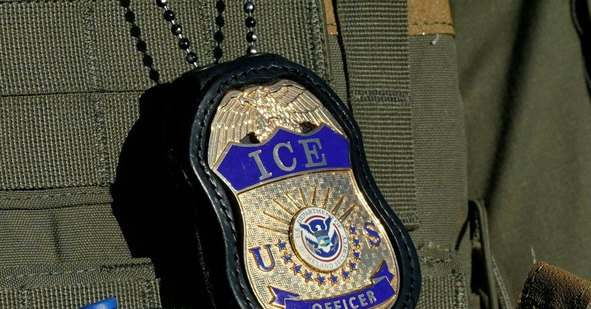 https://img.huffingtonpost.com/asset/6ab48b63180000ff7df14d16.jpeg?cache=VK5qaEFISD&ops=1200_630
