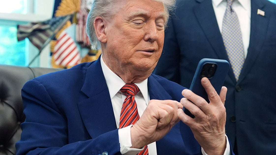 Trump Says ‘Everyone’ At State Dinner Agreed With His Idea To Rename AI
