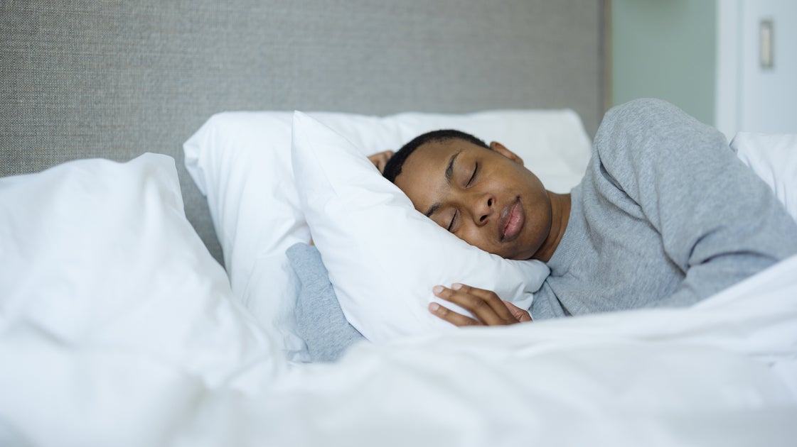 Doctors Share The Pros And Cons Of Propping Up Your Head To Sleep