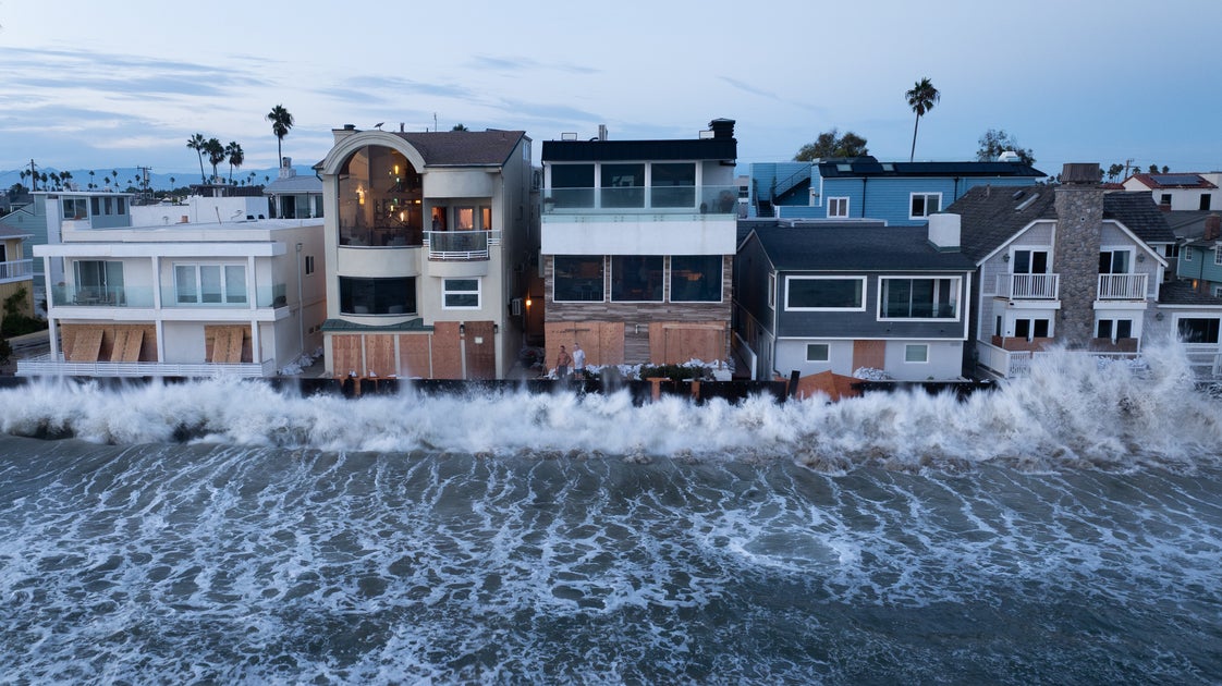 Concerns Growing Over Planetary-Scale Wave Heading To California: Guardian