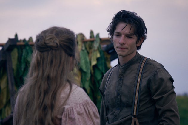 Florence Pugh and Mike Faist as Cathy and Charles in Netflix's East Of Eden