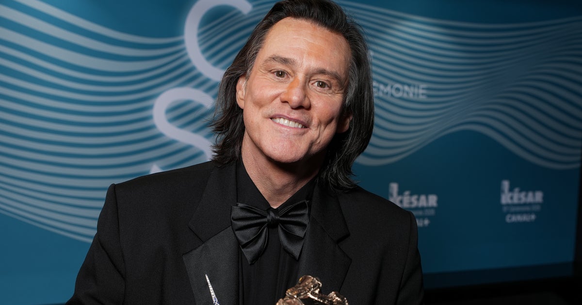 Jim Carrey Marries Longtime Girlfriend In Private Ceremony