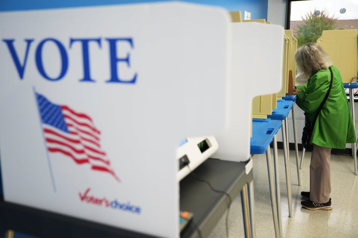 Voters Favor Democrats on Key Issues But Doubt Either Party Can Deliver