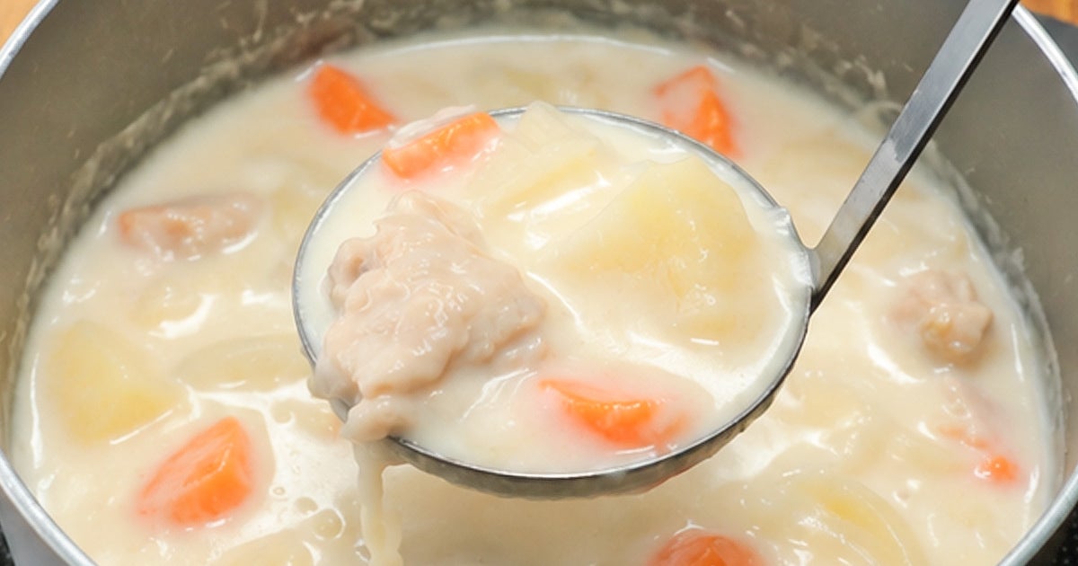 【いつものシチューに1枚入れてみて】生クリームなしでも濃厚!寒い日に食べたいコクうまホワイトシチューレシピ
