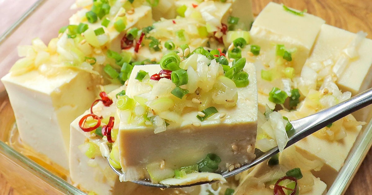 気づいたら週3で作ってる『豆腐』のウマい食べ方！ご飯にもお酒にも合う。火を使わない「豆腐のピリ辛ねぎだれ」レシピ