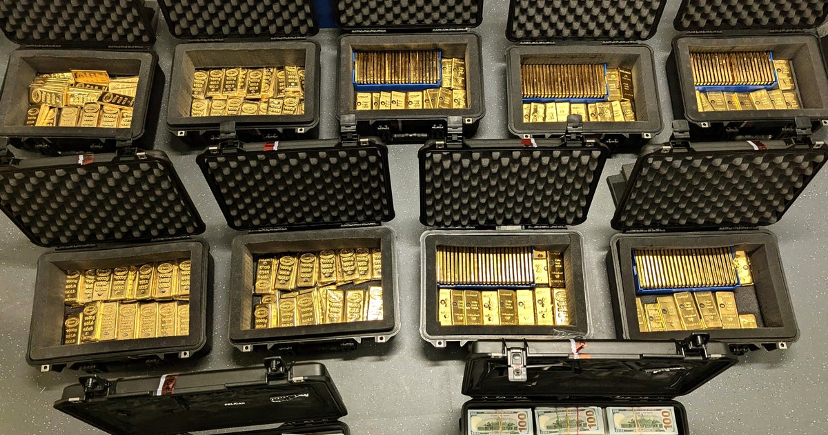 Former CIA Official Pleads Guilty To Stealing $40M In Gold Bars — HuffPost