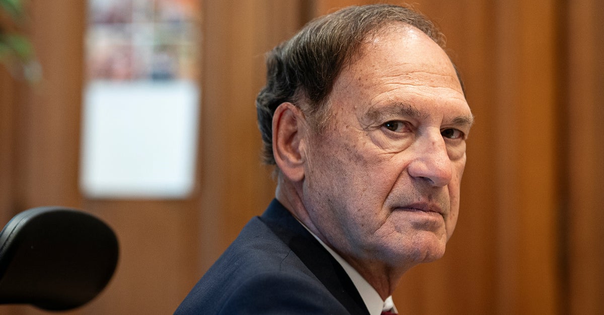Die Besetzung von Richter Samuel Alito als „MAGA“ verletzt seine Gefühle ...