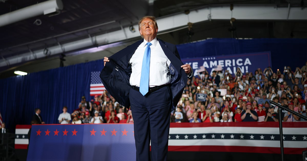 トランプ氏が着用したjos. a. bankのスーツを巡り、米国製重視の主張との矛盾を指摘する声がSNSで浮上