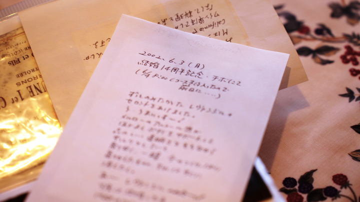 店内にディスプレイされているエチケットのひとつひとつにコメントが書かれている