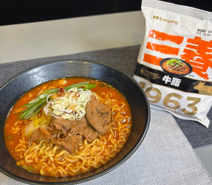 韓国初のインスタントラーメンが現代版で復活。本国大ヒットの『三養1963』が日本初進出。牛脂で揚げた麺はどんな味?【試食レポ】