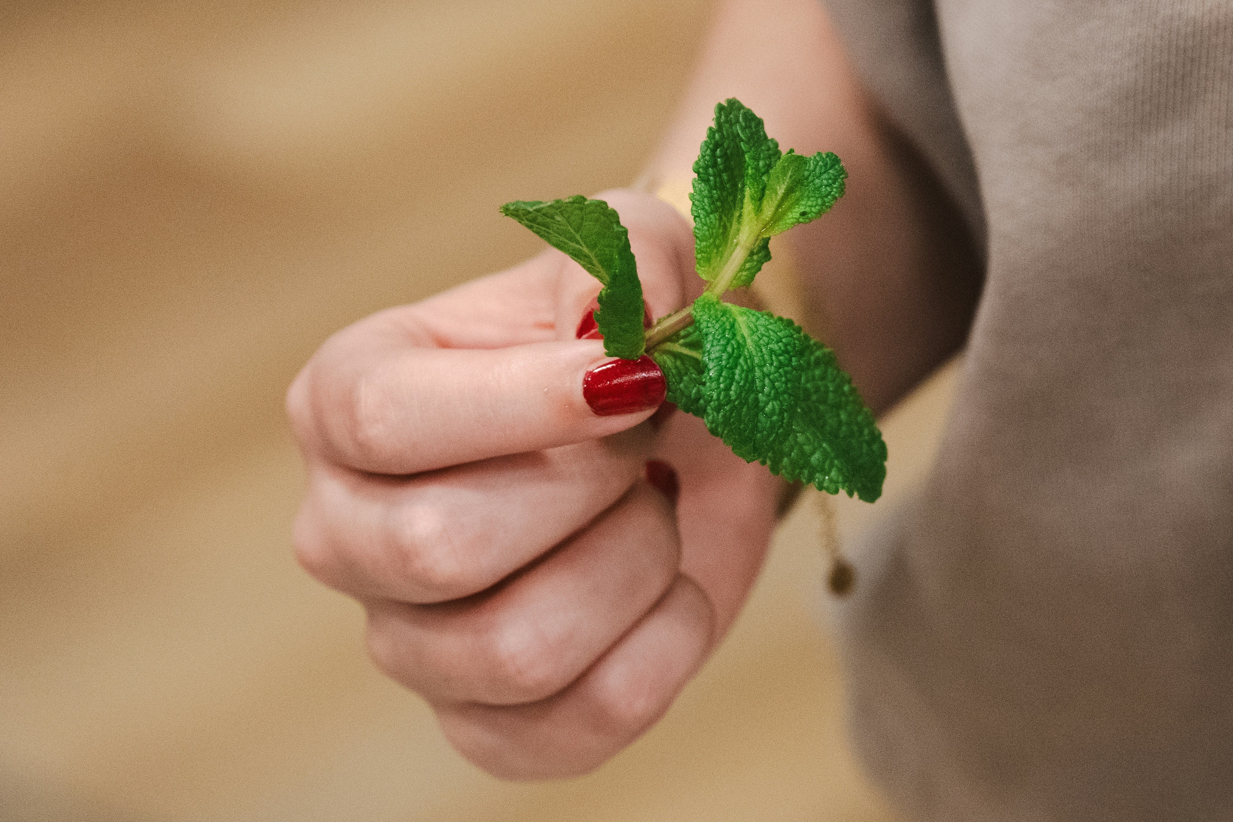 Your Ability To Smell 5 Scents Could Reveal Your Dementia Risk As You Age