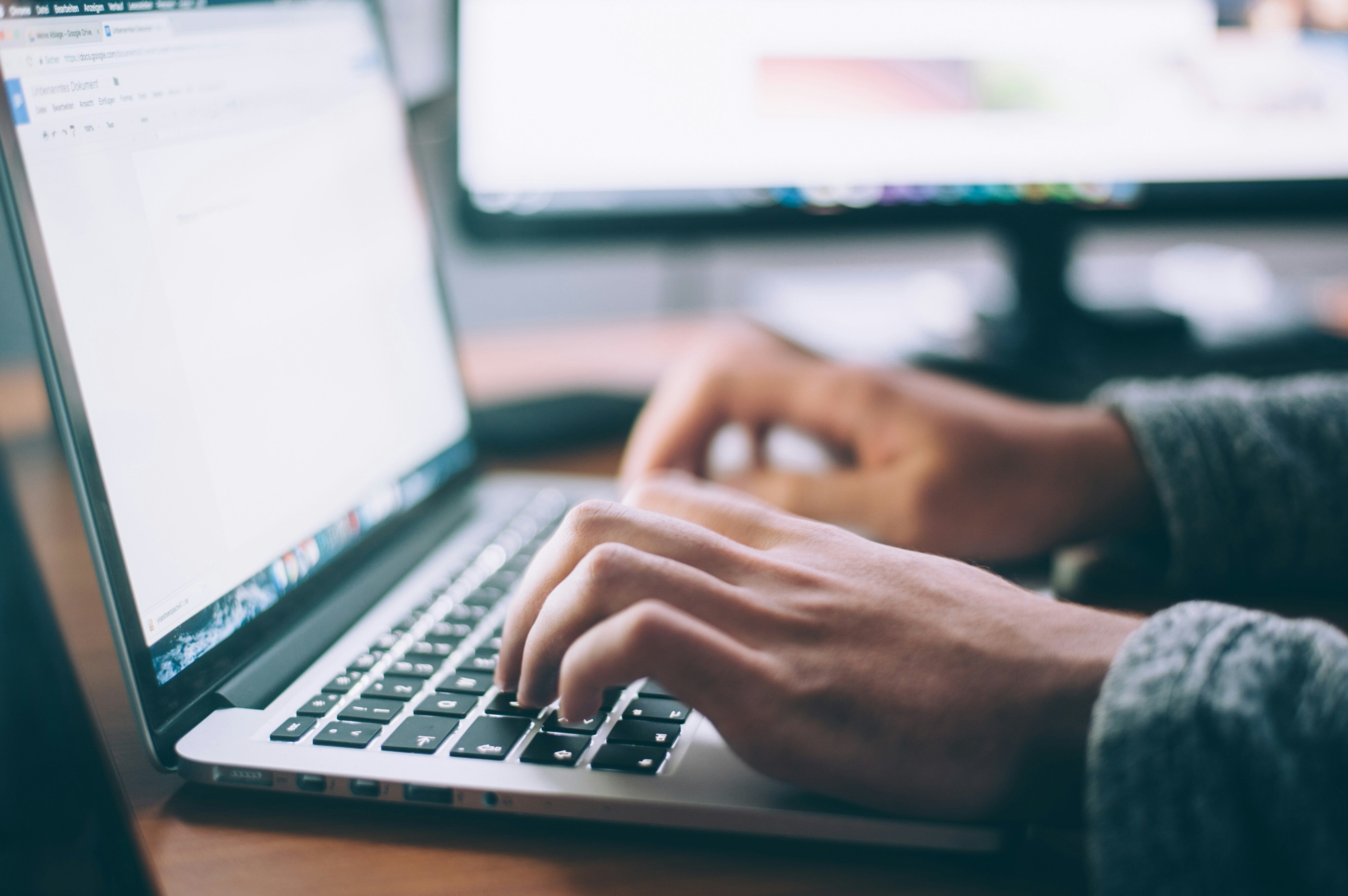 7 Work Details An Expert Says You Should Never Upload To AI